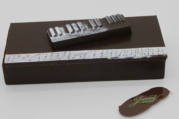 Boite Musique Garnie en Chocolat – Image 5