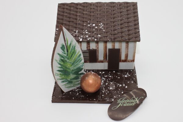 Maison Colombage T1 en chocolat noir garnie