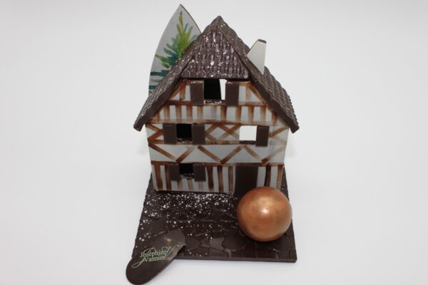 Maison Colombage T2 en chocolat noir garnie