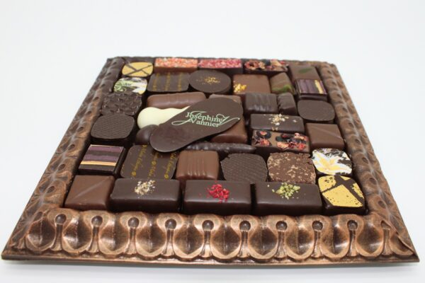 Plateau Moulure T3 en chocolat noir garnie