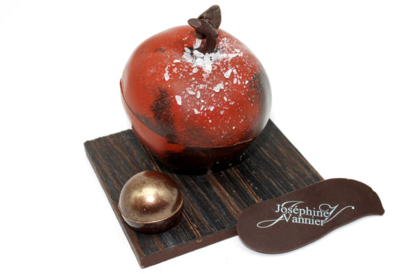 Composition Pomme givrée garnie en chocolat