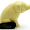 Cochon assis en chocolat blanc