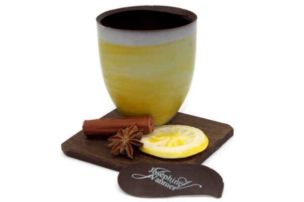 Composition gobelet garnie en chocolat