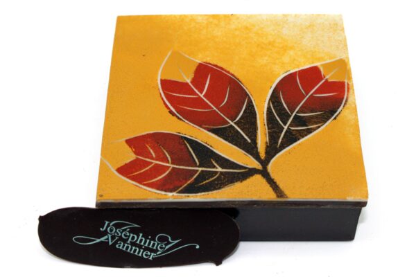 Boite Tapisserie T1 Garnie en Chocolat