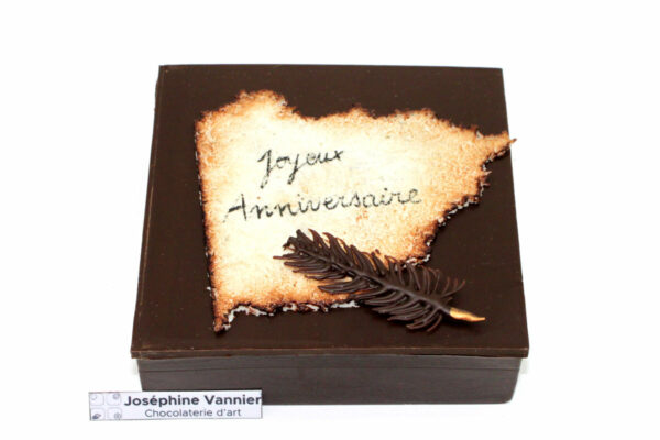 Boite Joyeux Anniversaire T2 Garnie en Chocolat