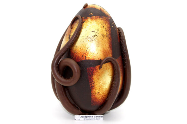 Oeuf Poulpe en chocolat noir garni
