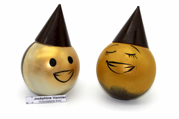 Smiley Party en chocolat noir Garni