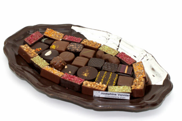 Plateau d'argenterie en Chocolat noir Garni