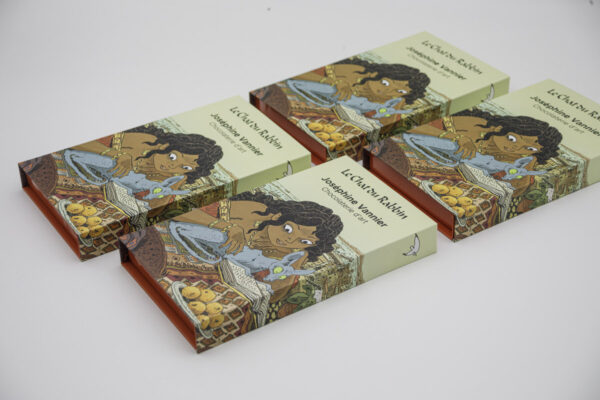 Ecrin Le Chat du Rabbin par Joann Sfar garni d'un assortiment de chocolats – Image 5