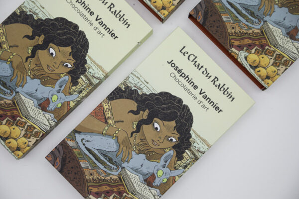 Ecrin Le Chat du Rabbin par Joann Sfar garni d'un assortiment de chocolats – Image 6