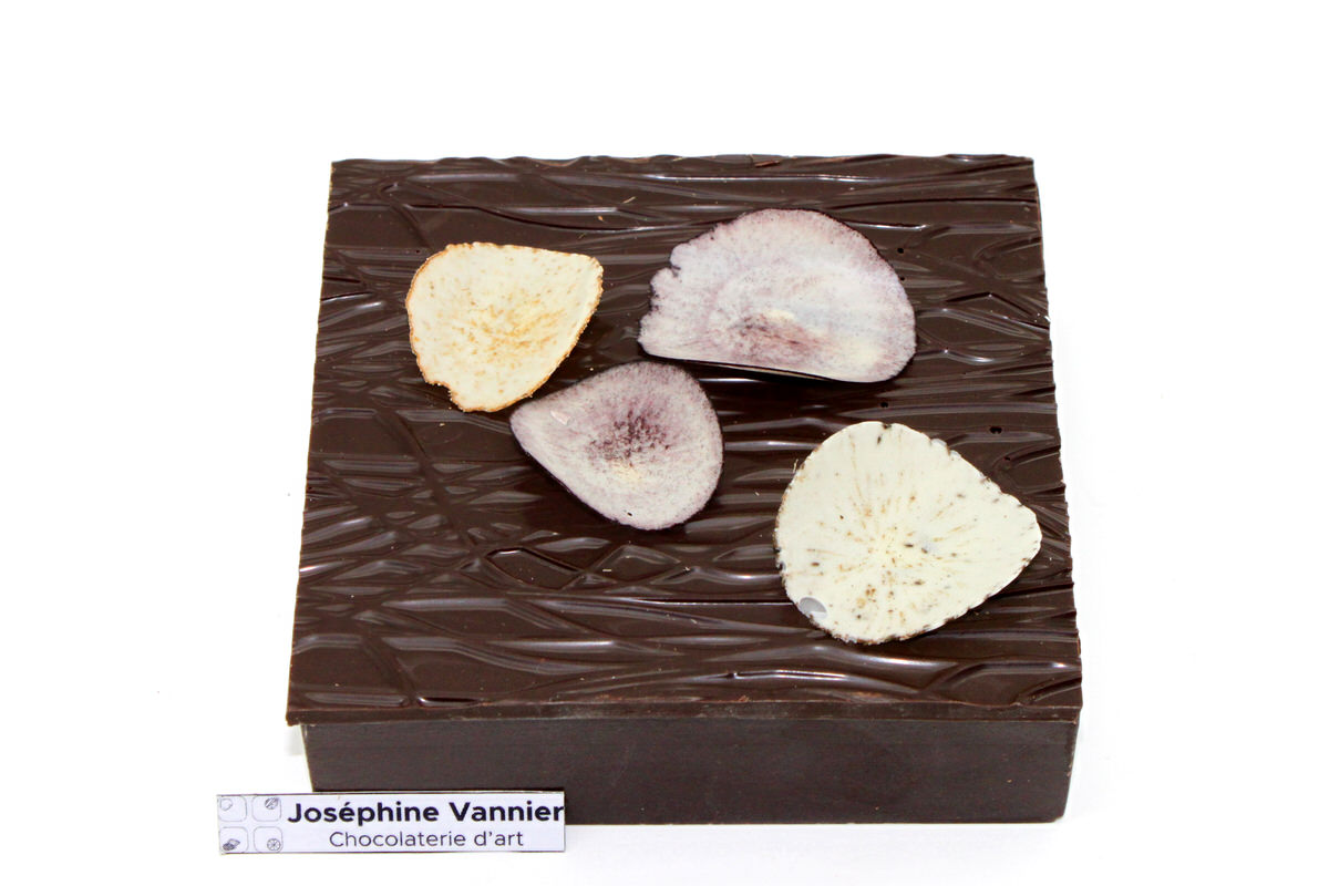 Boîte en Chocolat aux Pétales Parfumées