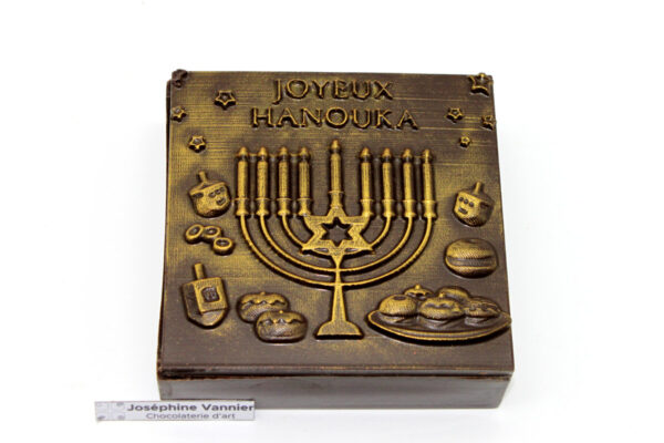Boite hanoukka en chocolat noir garnie T1