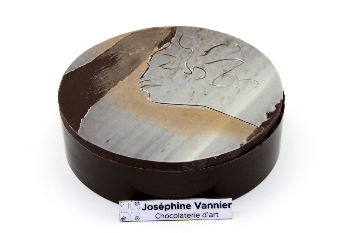 Boîte Cocteau en Chocolat Garnie