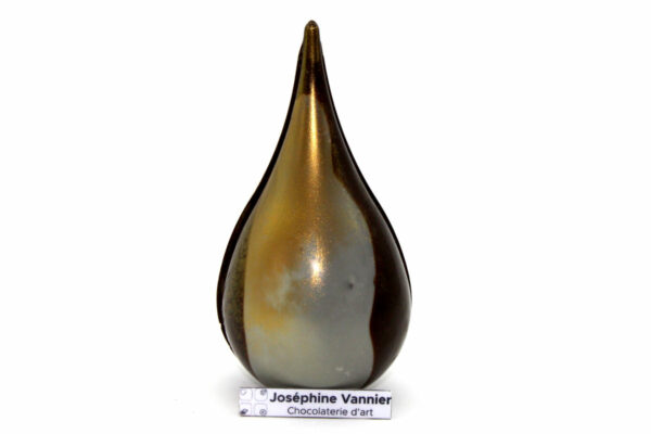 Goutte en chocolat noir garnie