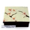 Boite en chocolat noir décor fleur de cerisier garni T1