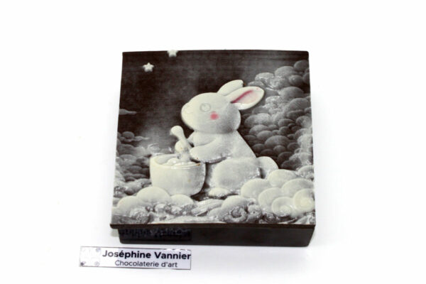 Boite Estampe 9x9cm en chocolat noir Garnie