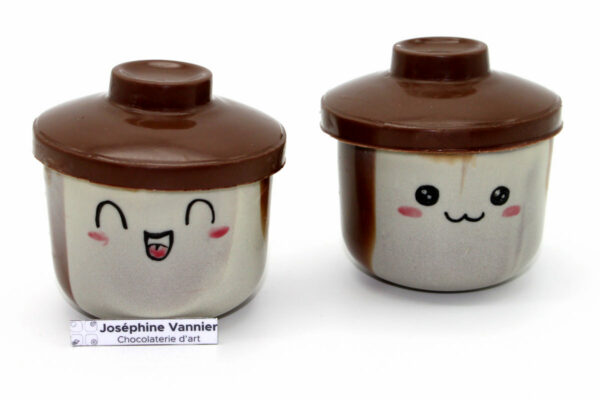 Tête de Kokeshi T2 en chocolat au lait garnie