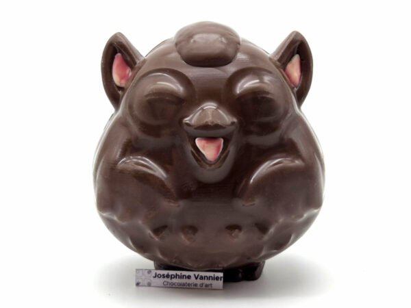 Pouiky la poule de Stan Manoukian en chocolat au lait 42% garnie