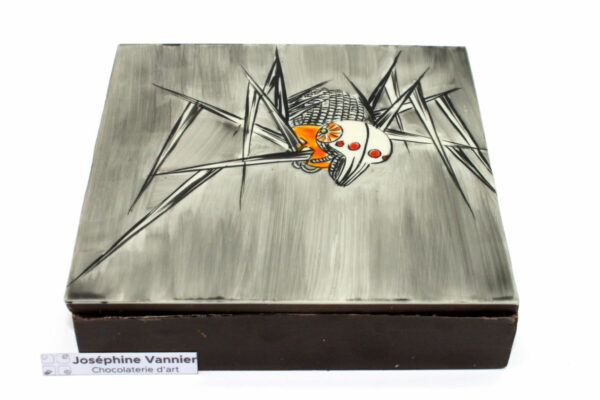 Boite Araignée Cyborg Garnie en Chocolat