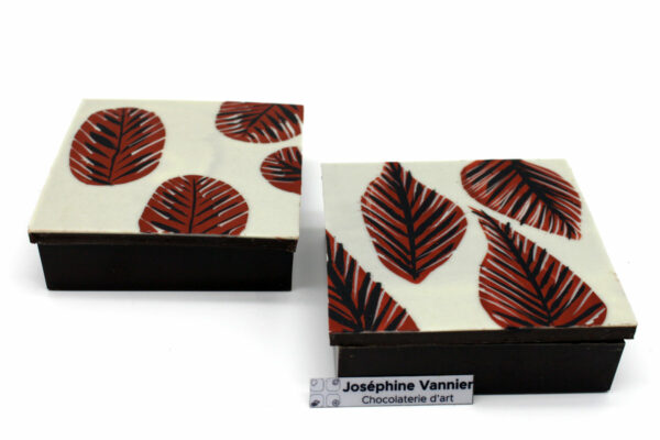 Boite Design Ocre T1 Garnie en Chocolat